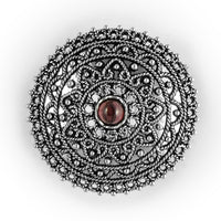 Anello con Medaglione in Filigrana e Granato vista frontale